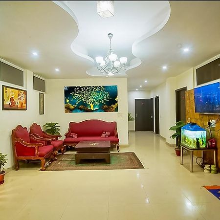 Happy Inn - Near Saket Metro นิวเดลี ภายนอก รูปภาพ