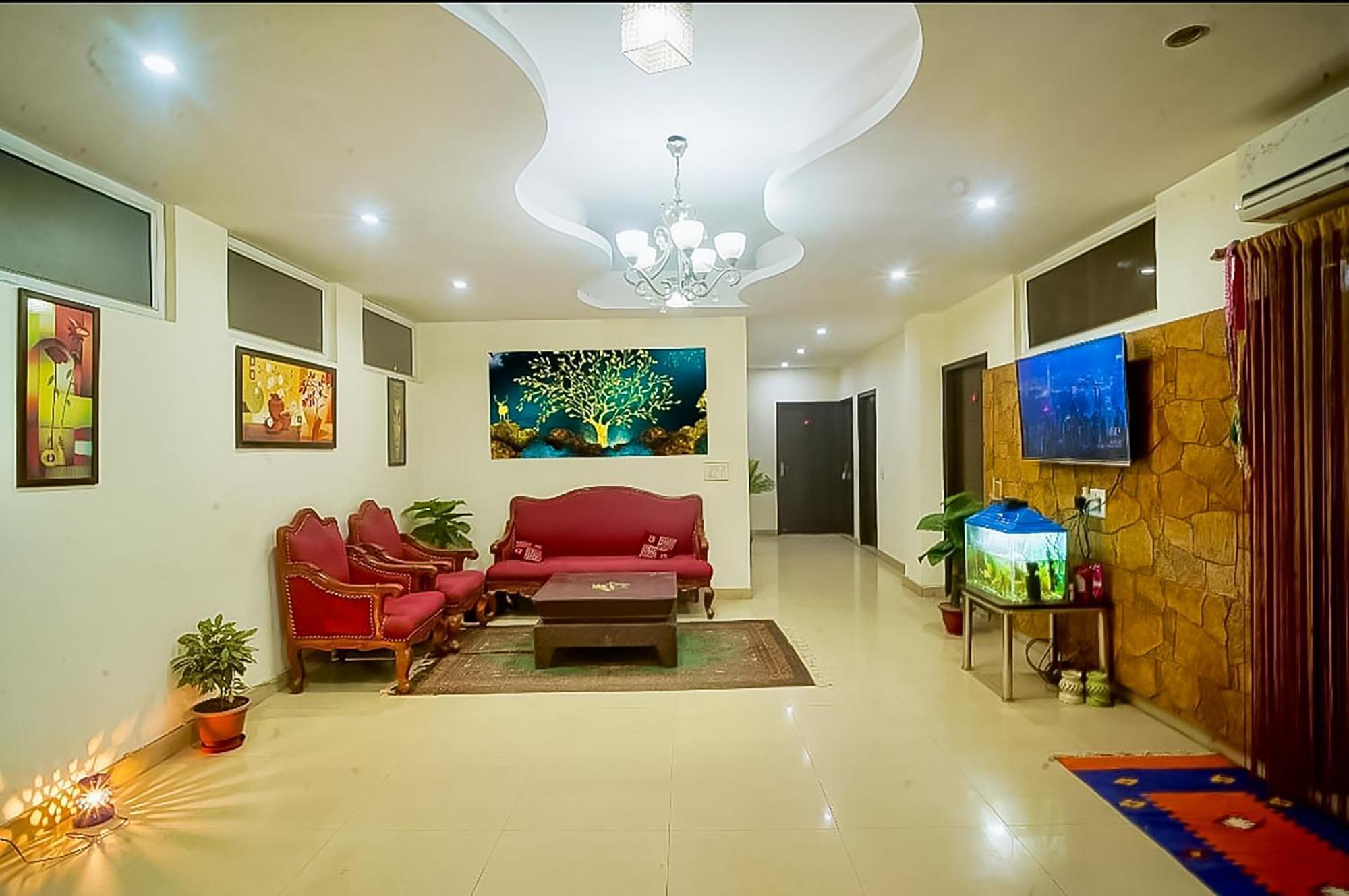Happy Inn - Near Saket Metro นิวเดลี ภายนอก รูปภาพ